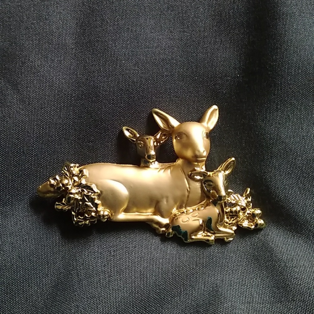 Danecraft Gold Tone Mama Deer Brooch Baby Deer Fawns Pin